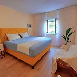 Apartament Adria